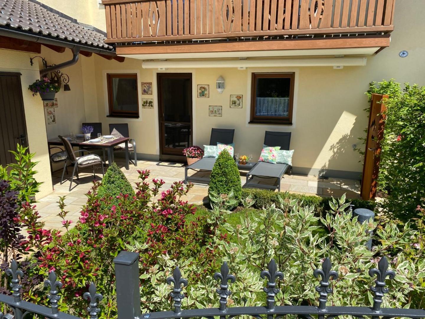 Alpenappartement Traumzeit - Pool / Eigene Terrasse / Garten بيرناو ام شيمسي المظهر الخارجي الصورة